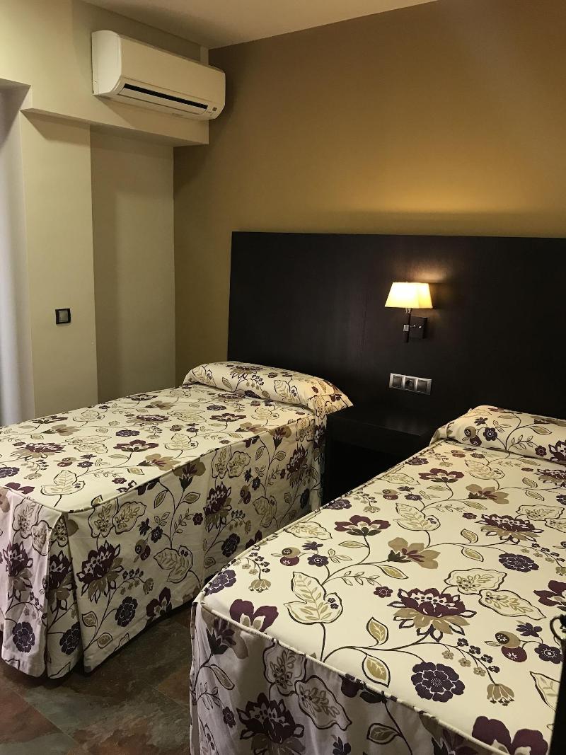 Hostal La Bartola image