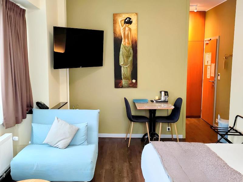 Hotel Des Postes image