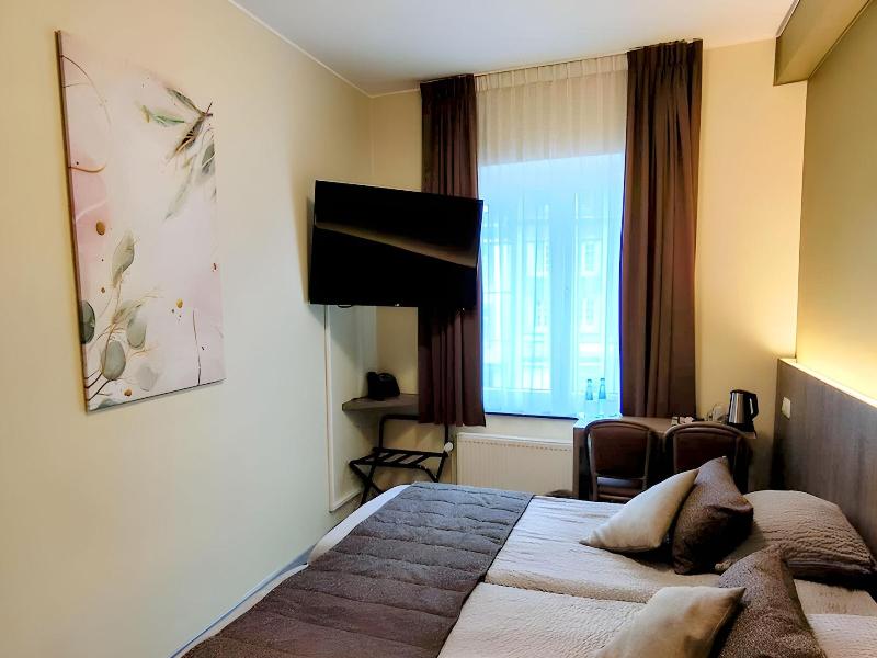 Hotel Des Postes image