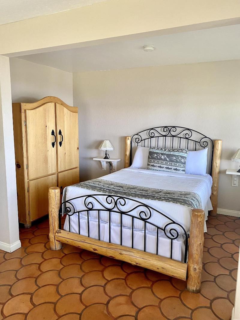 Tioga Lodge At Mono Lake image