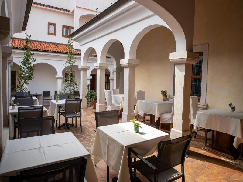 Villa Pasis image