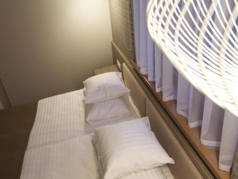 Goda Hotel Spa image