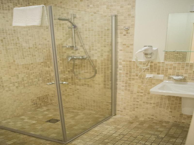 Goda Hotel Spa image