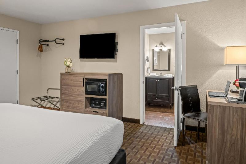 Buck Meadows Lodge image