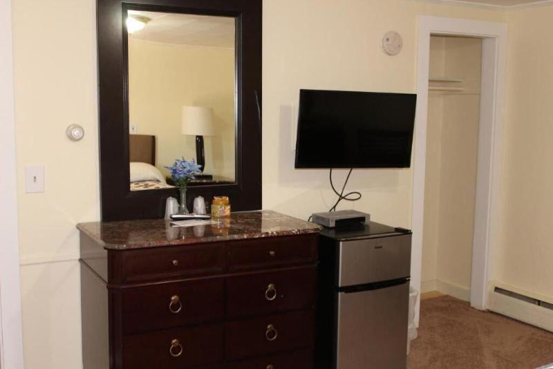 Royal Coach Motor Lodge — photo 2