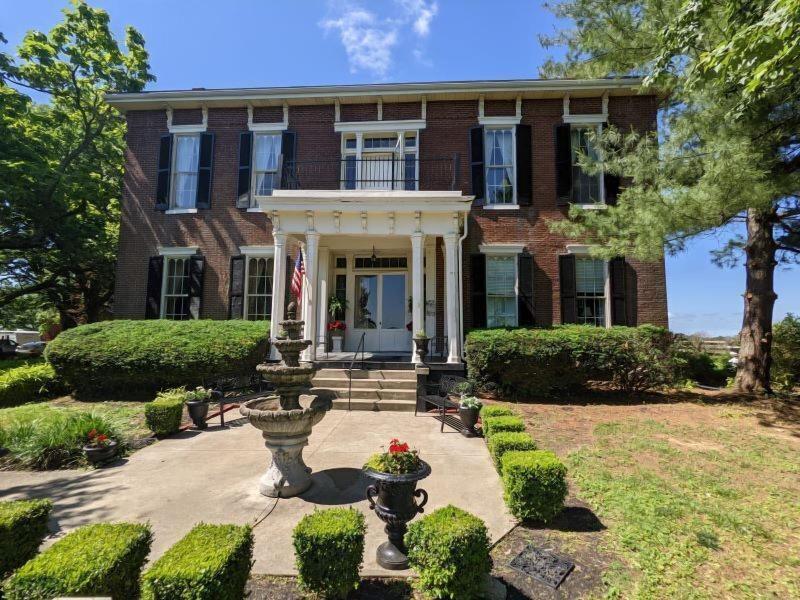 1851 Historic Maple Hill Manor B B