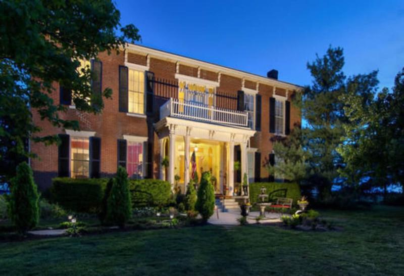 1851 Historic Maple Hill Manor B B