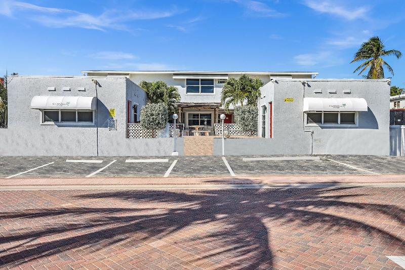 Sun Beach Inn image