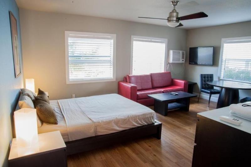 Sun Beach Inn image