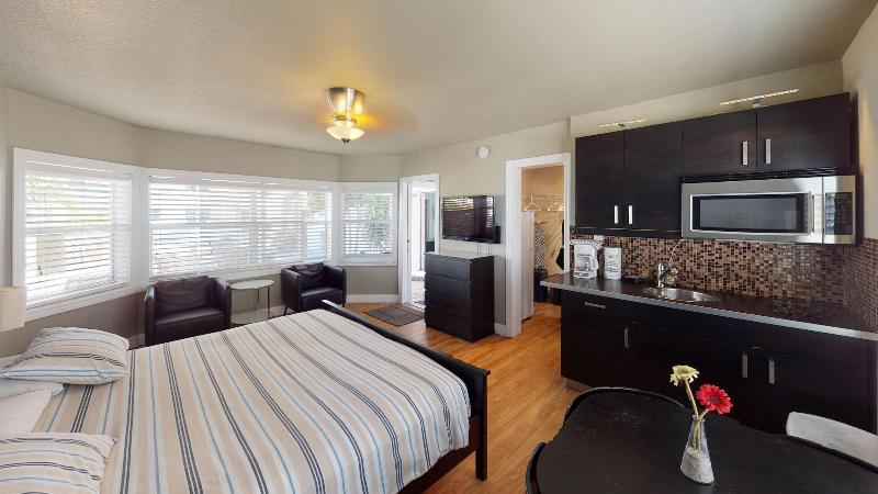 Sun Beach Inn image