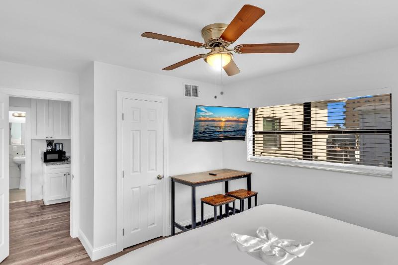 Sun Beach Inn image