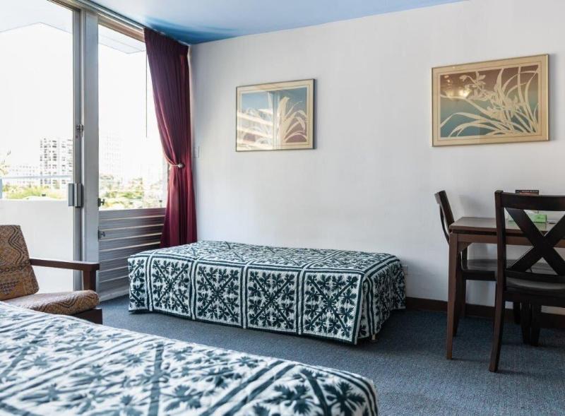 Holiday Surf Hotel image