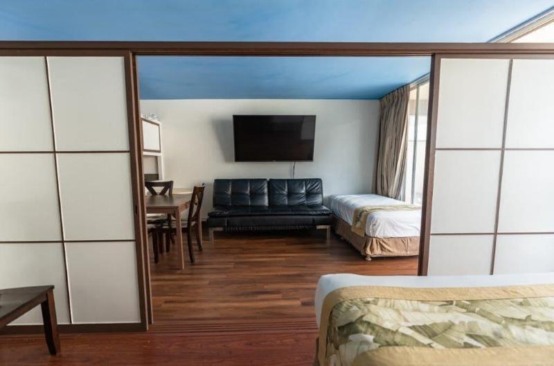 Holiday Surf Hotel image