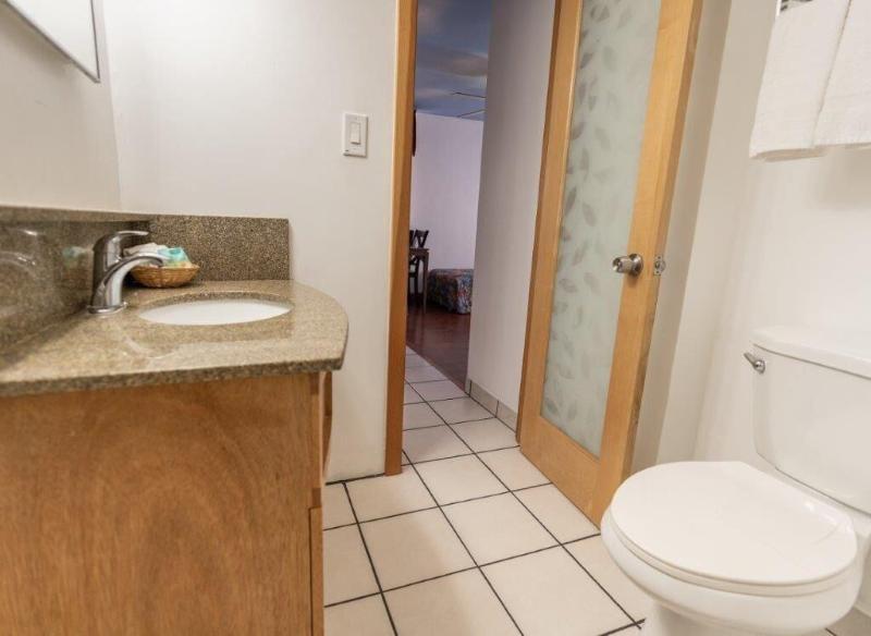 Holiday Surf Hotel image