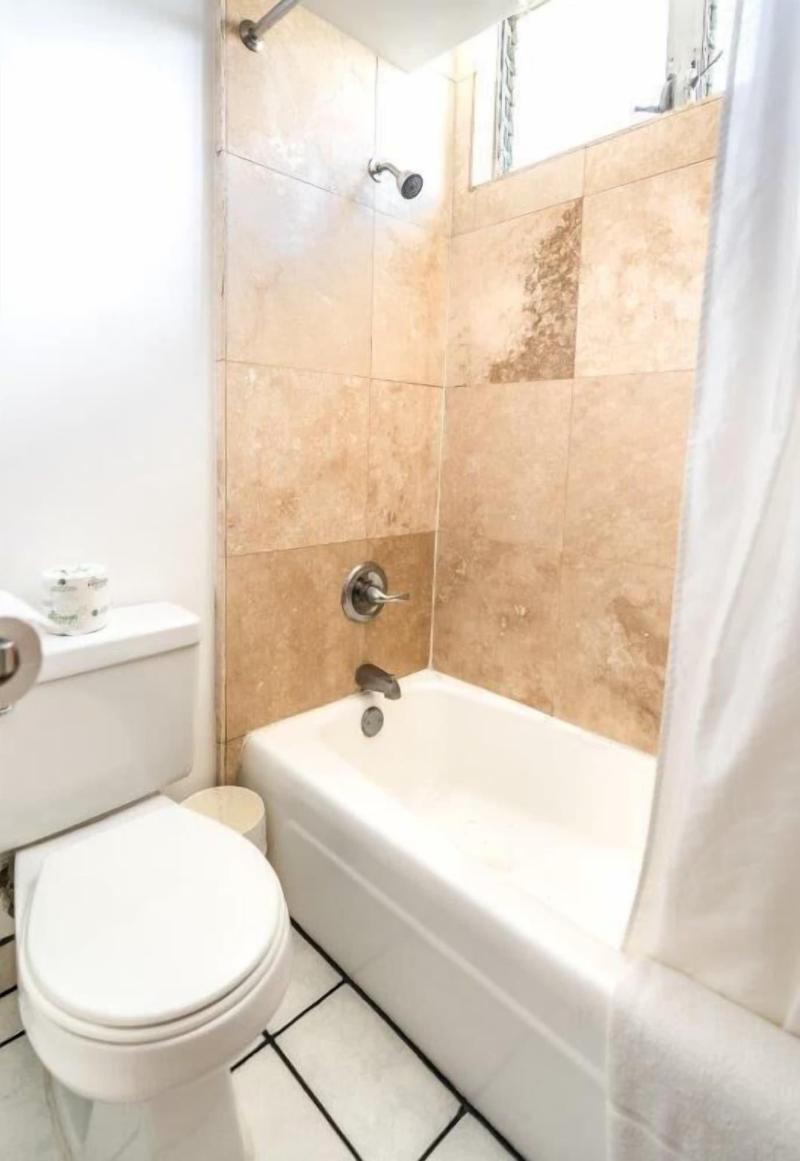 Holiday Surf Hotel image