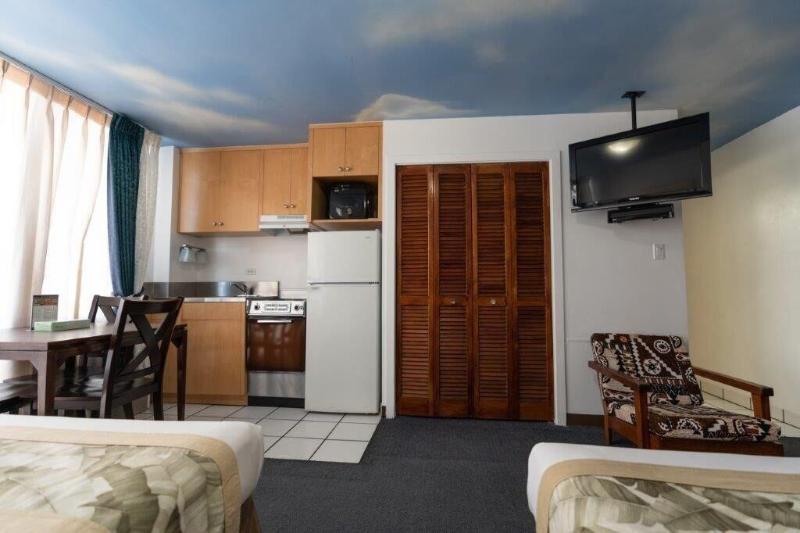 Holiday Surf Hotel image