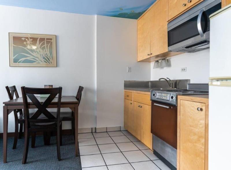 Holiday Surf Hotel image