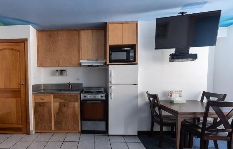 Holiday Surf Hotel image