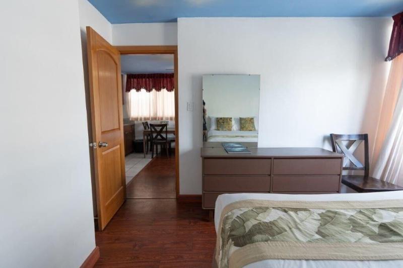 Holiday Surf Hotel image