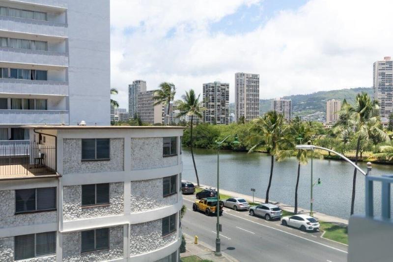 Holiday Surf Hotel image
