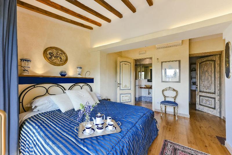 Villa Gaudia image