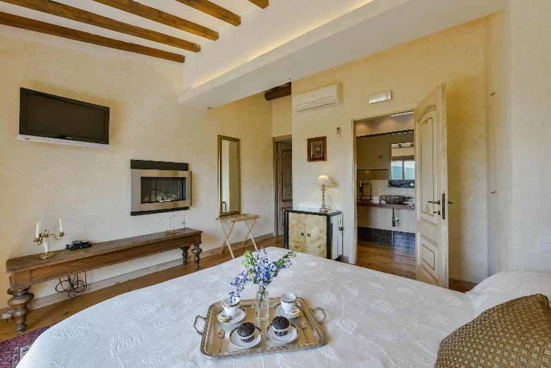 Villa Gaudia image