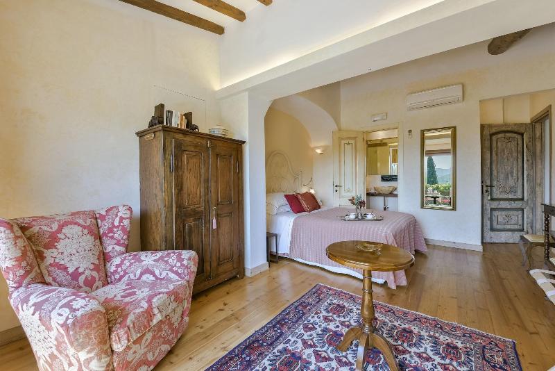 Villa Gaudia image