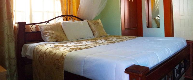 DOUBLE DELUXE QUEEN BED
