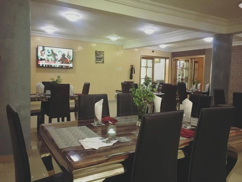 Gold Crown Hotel image