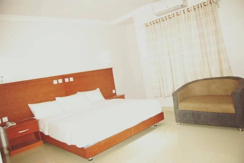 Gold Crown Hotel image