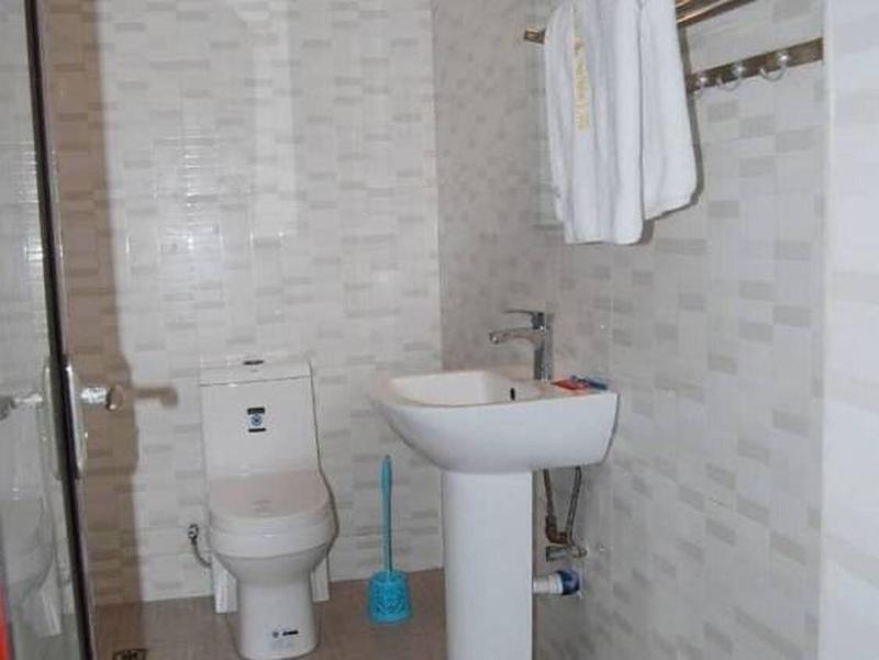 Gold Crown Hotel image