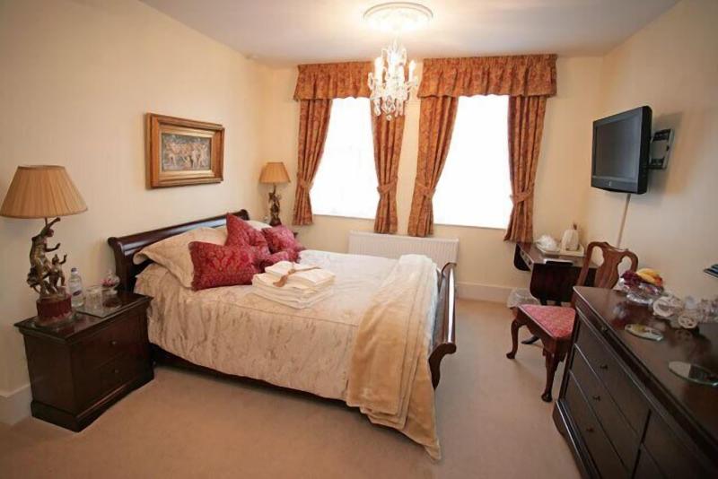 Saltcote Place Rye image