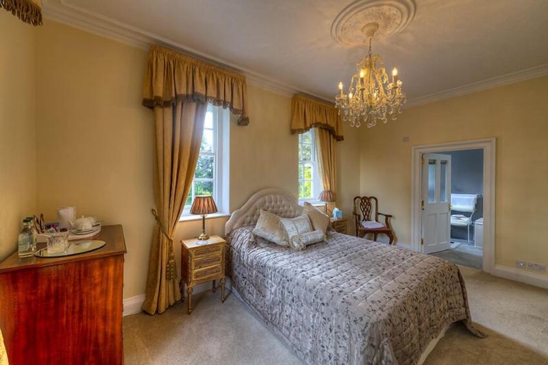 Saltcote Place Rye image