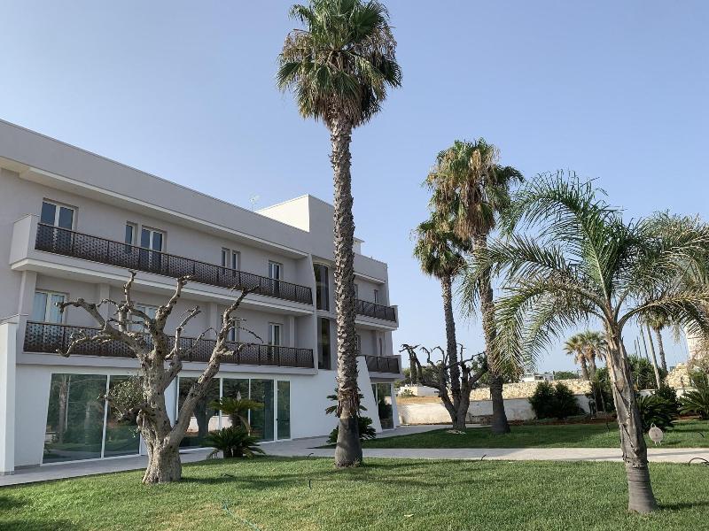 Hotel Posidonia — general view
