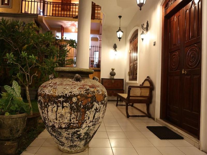 The Villa Hotel image