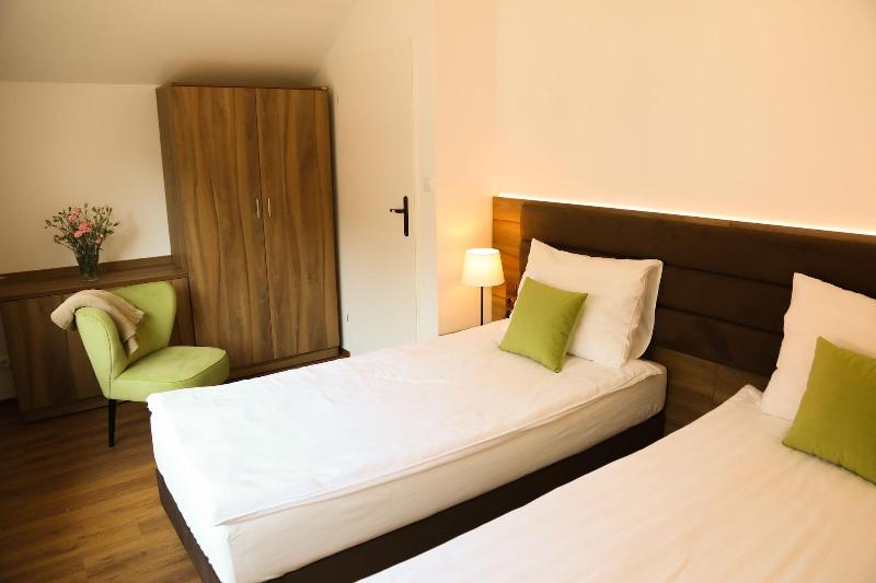 Pelikan Resort image
