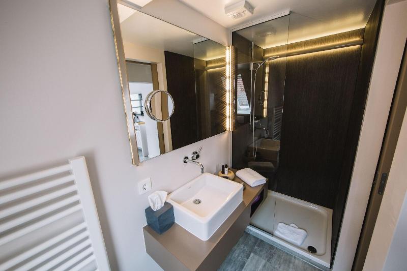 Boutique Hotel Pfauen image