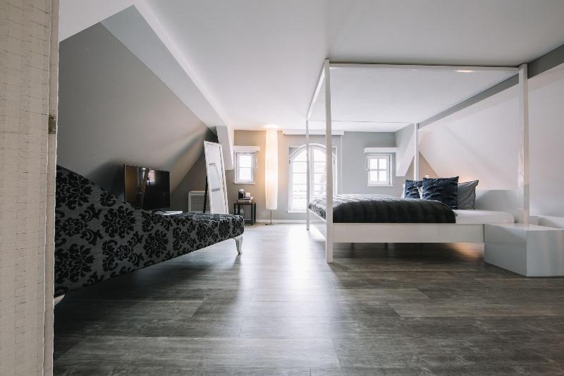 Boutique Hotel Pfauen image