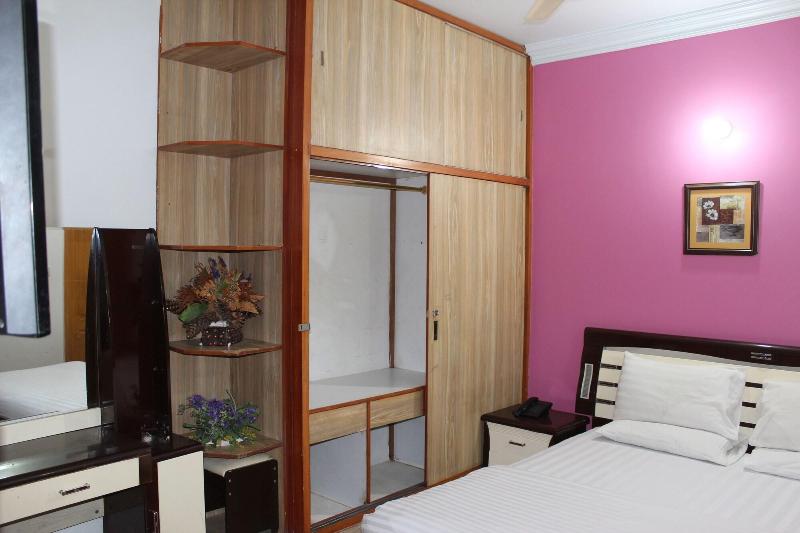 Luxury Inn image