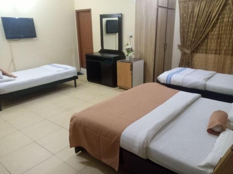 Luxury Inn image