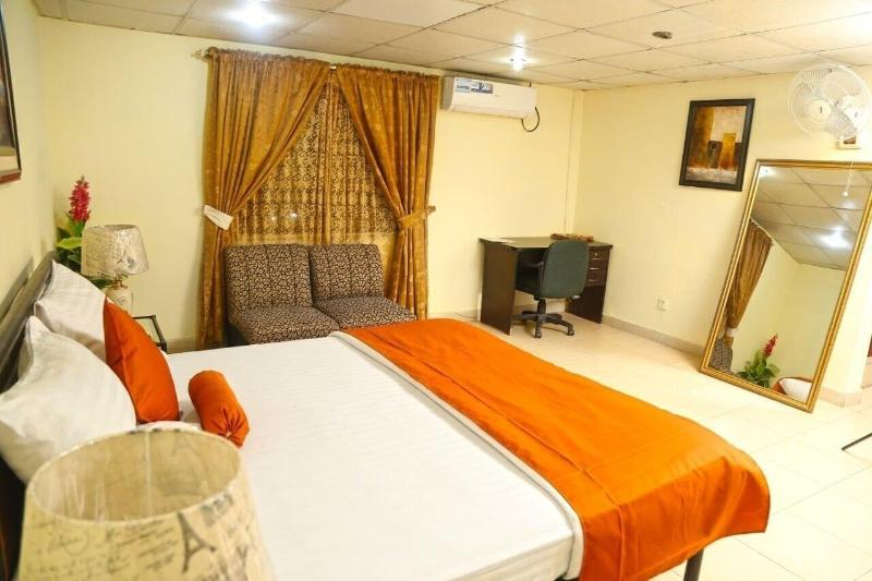 Luxury Inn image