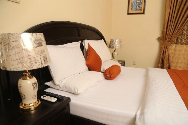 Luxury Inn image