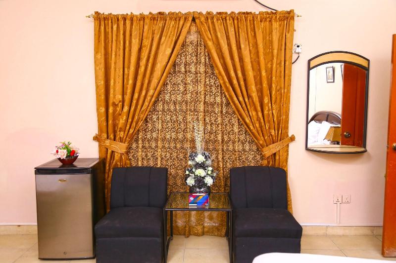 Luxury Inn image