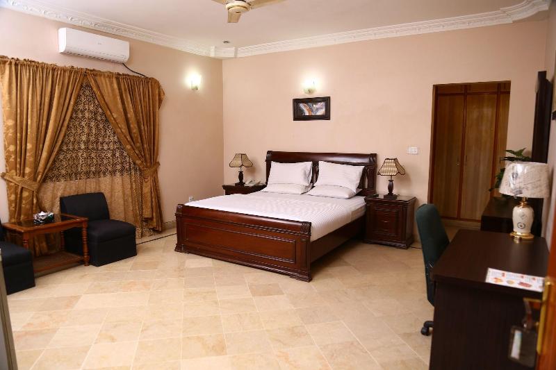 Luxury Inn image