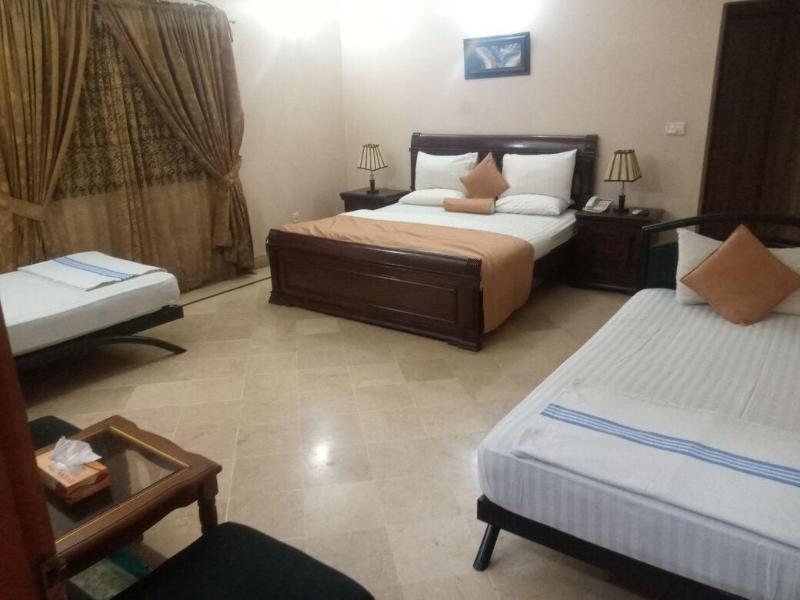 Luxury Inn image