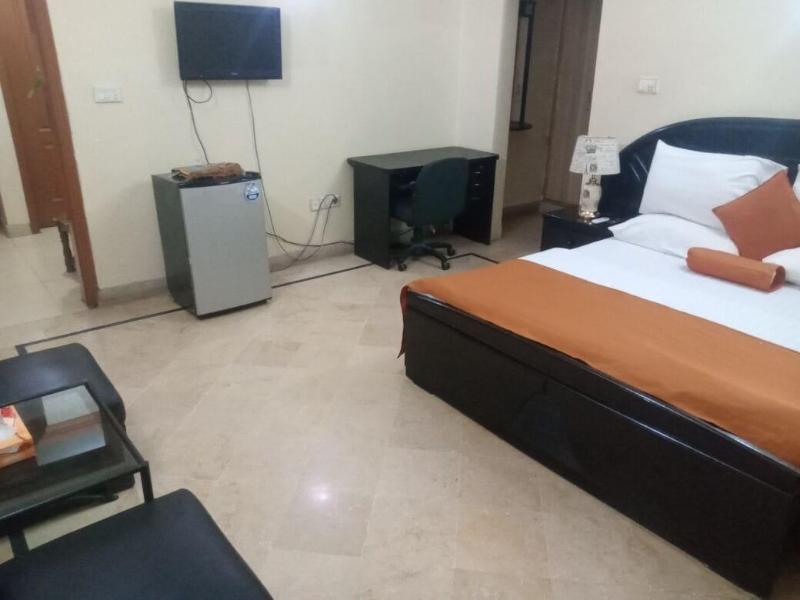 Luxury Inn image