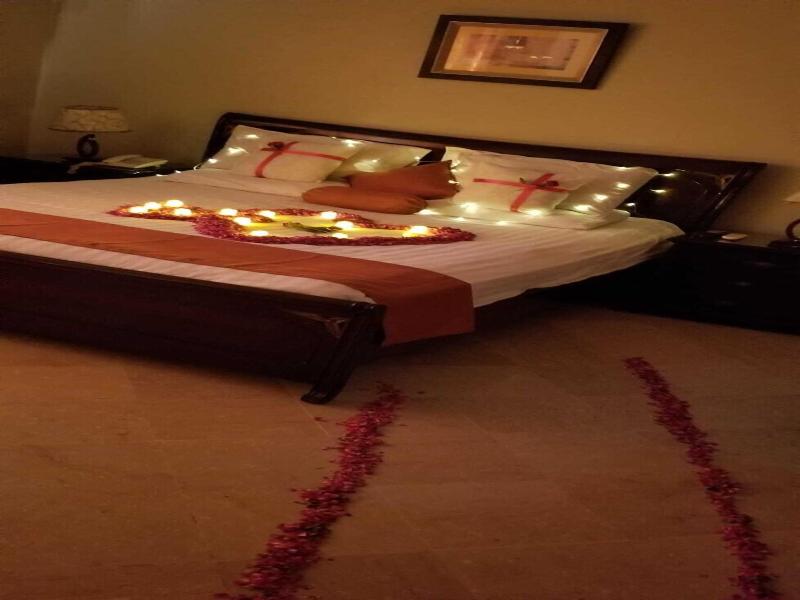 Luxury Inn image