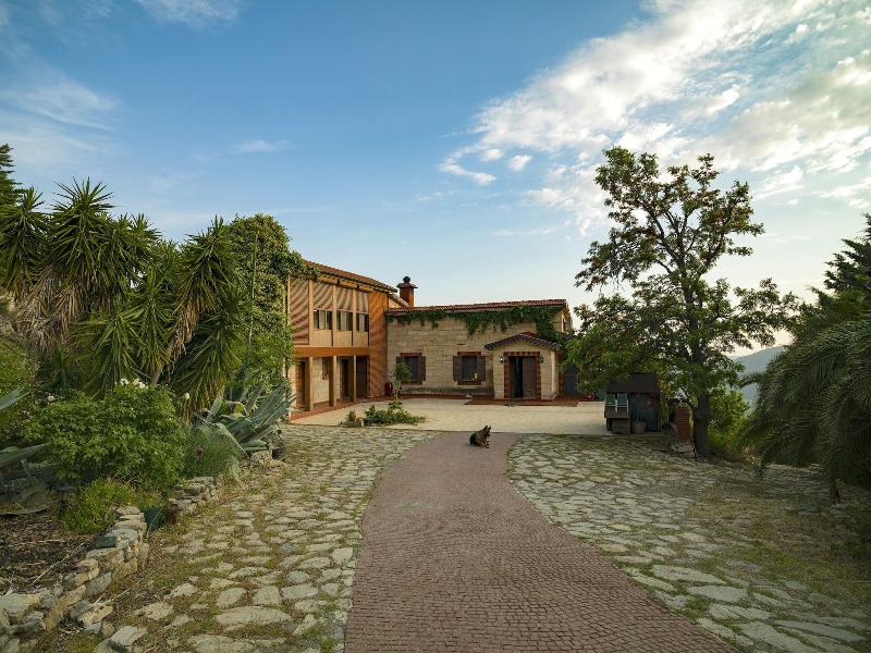 Villa Vino image