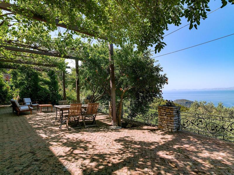 Villa Vino image