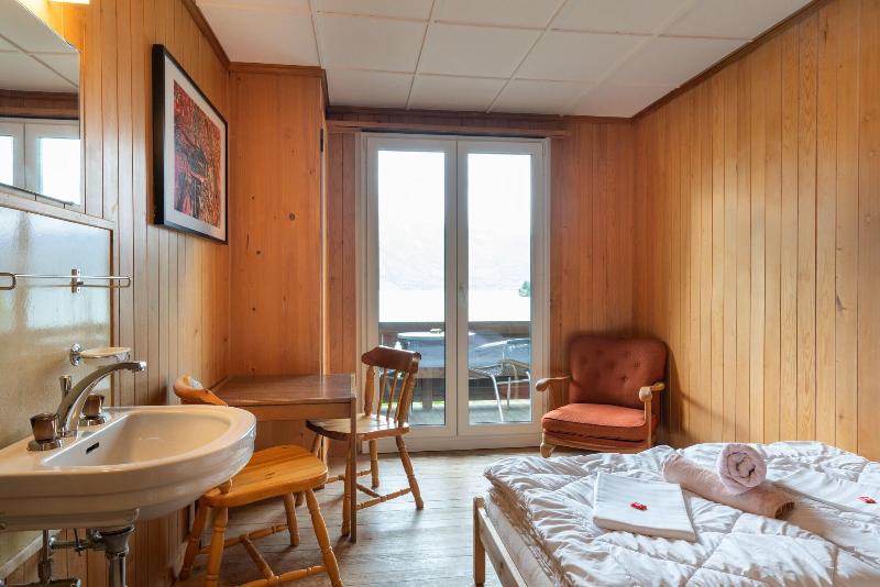 Lake Lodge Hostel image